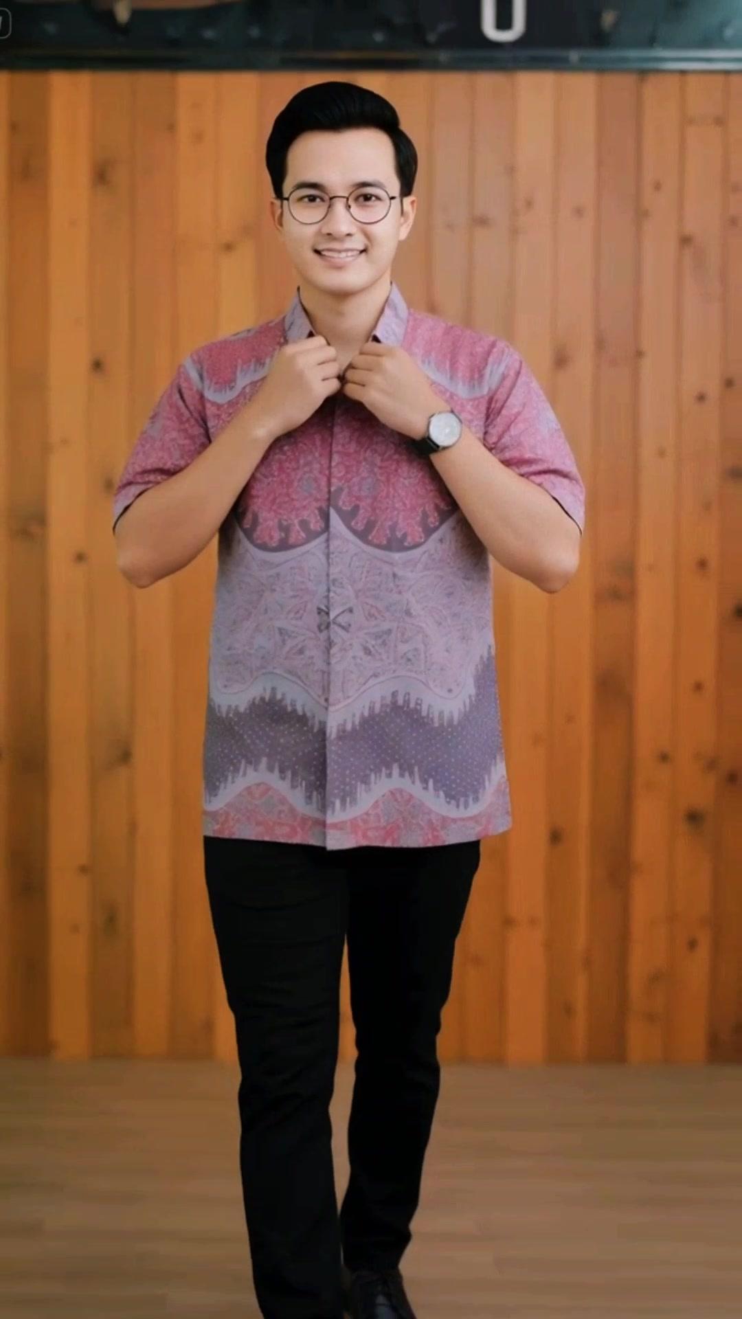 #batik #kemejabatikpria #ootd #outfit #outfitideas