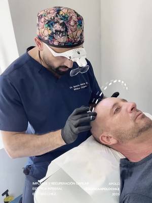 ¿Notas que cada día pierdes más cabello?
No estás solo. La alopecia afecta a miles, pero la buena noticia es que sí tiene solución. (📸 Corte rápido con imágenes de microscopía capilar, sesiones PRP, testimonios reales) En Clínica Apolo, el Dr. Ignacio Beltrán, referente en medicina capilar, lidera los tratamientos más avanzados de Chile:
✔️ Terapia láser
✔️ PRP
✔️ Mesoterapia intensiva
✔️ ¡Y sí, también implante capilar FUE cuando es necesario! (📸 Corte con resultados antes y después) Volver a tener cabello también es volver a tener confianza.
💬 Comenta “INFO” y te enviamos toda la información por DM. #Alopecia #CaidaDelCabello #ImplanteCapilar #RecuperacionCapilar #DrIgnacioBeltrán #ClinicaApolo #SaludCapilar
