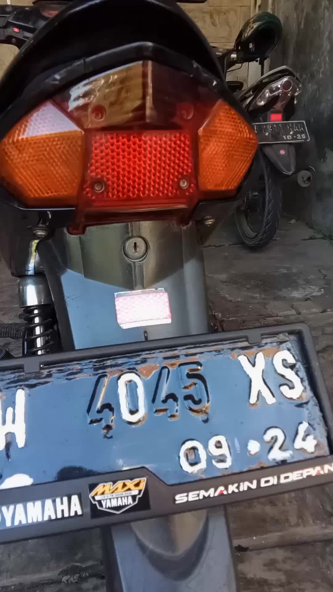review image 0
