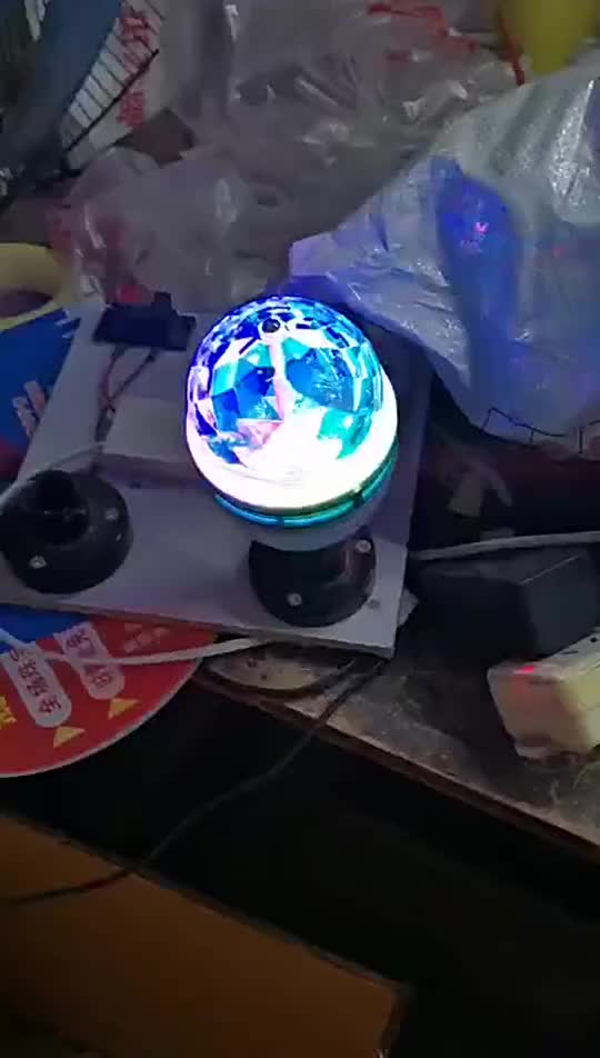 Lampu DISCO/LED Fitting Putar otomatis disko warna-warni RGB Bohlam