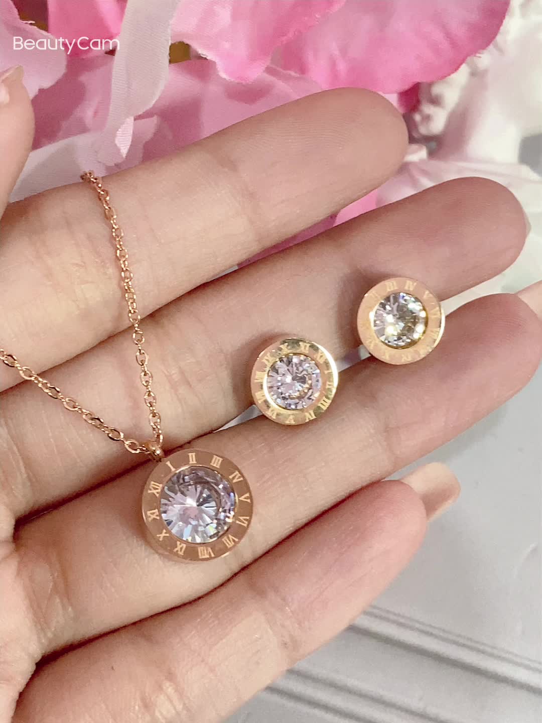 (Anti Karat) Set Kalung dan Anting Titanium Rei