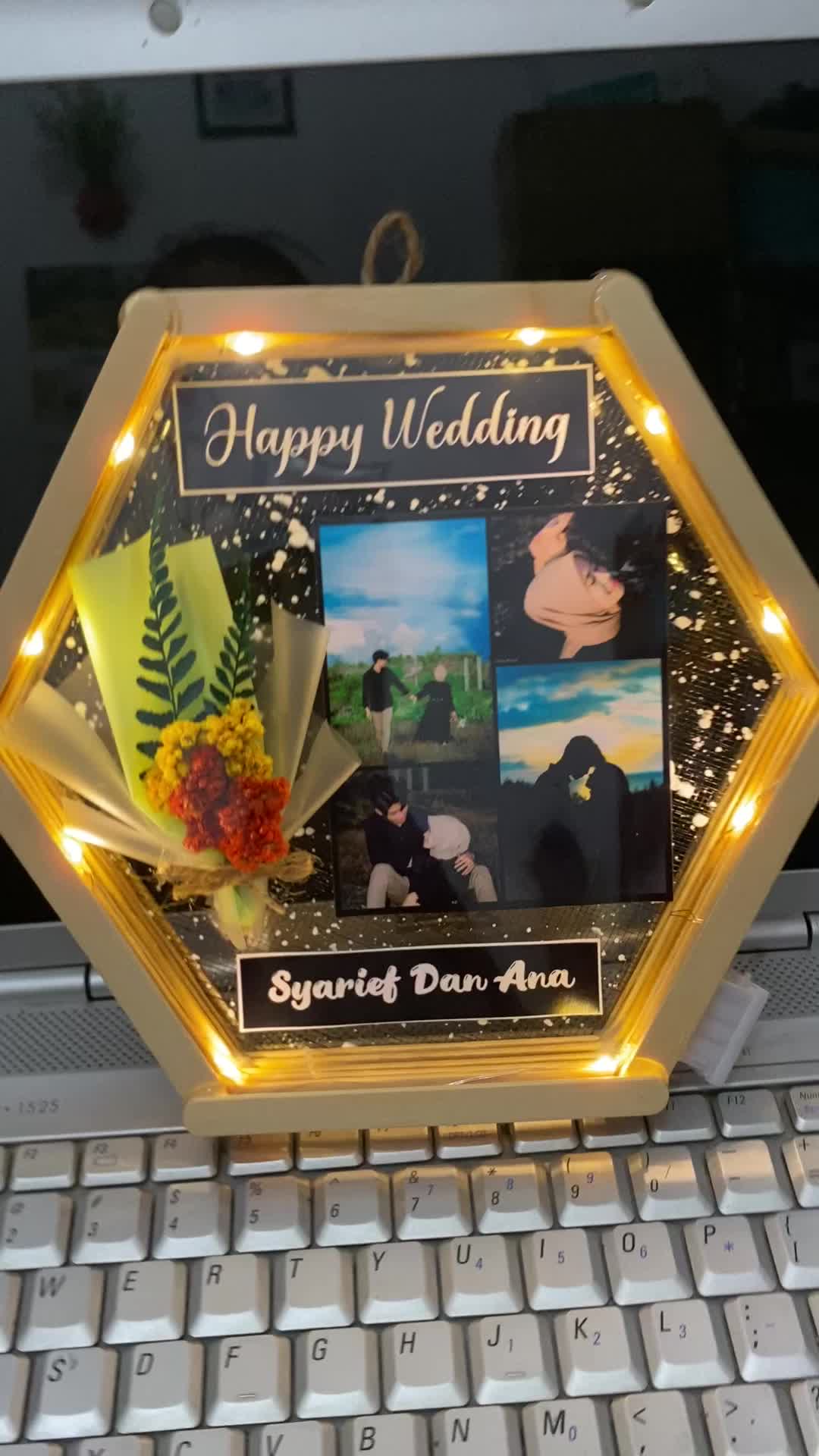 Hexa Frame Background Salju (Free Giftbox Rustic) Dipasang di Dinding Dipasang di Dinding Dipasang di Dinding Buah Bunga Kado