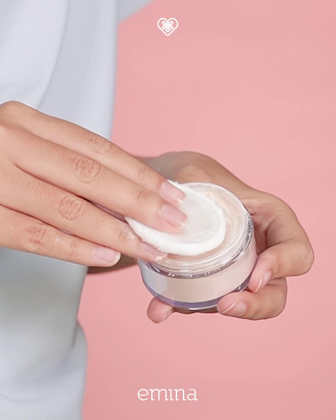 Emina Daily Matte Loose Powder 20 g - Bedak Tabur Ringan Hasil Matte Oil Control
