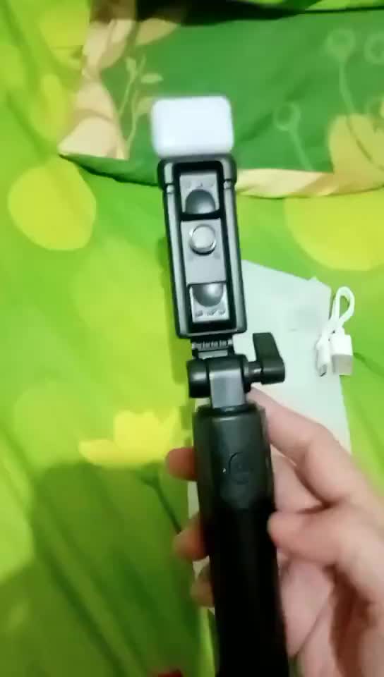 Selfie Stick Tongsis Tripod Led Holder 3 in 1 with Wireless Remote Smartphone Bluetooth Shutter 360 Derajat - R1S Handphone Hitam Lampu
