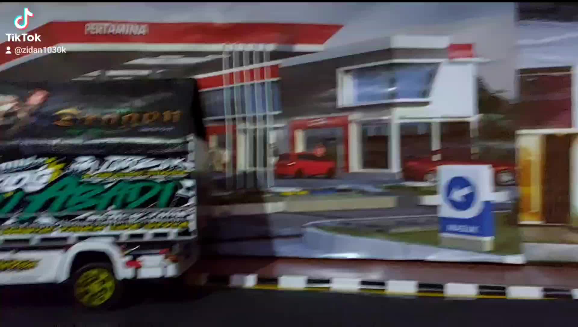 Mainan Anak Truk Oleng Miniatur Truk Wahyu abadi 2