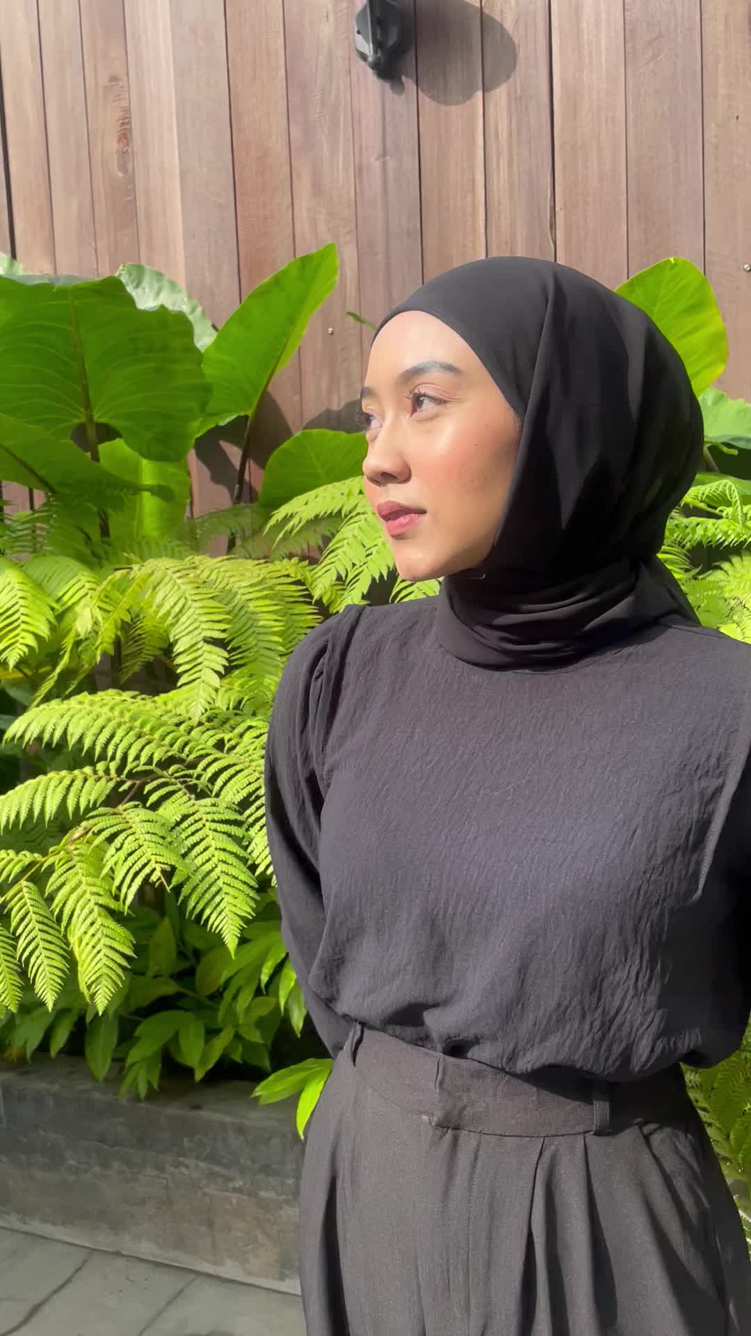 BASARI.ID - Atasan Blouse Hitam - Bahan Crinkle (2201) - Allora Blouse Hitam Hitam