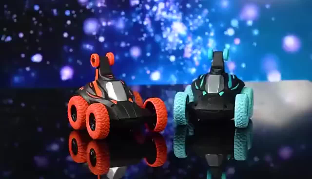 Mobil Stunt Remote Control Mainan Mobil Anak dengan Lampu dan Musik Rotasi 360° Chargeable Baterai Plastik