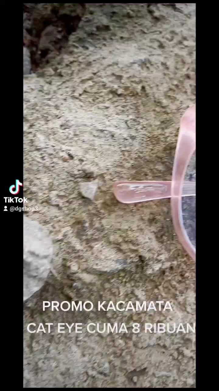 KM33 - KACAMATA ANTI RADIASI CAT EYE