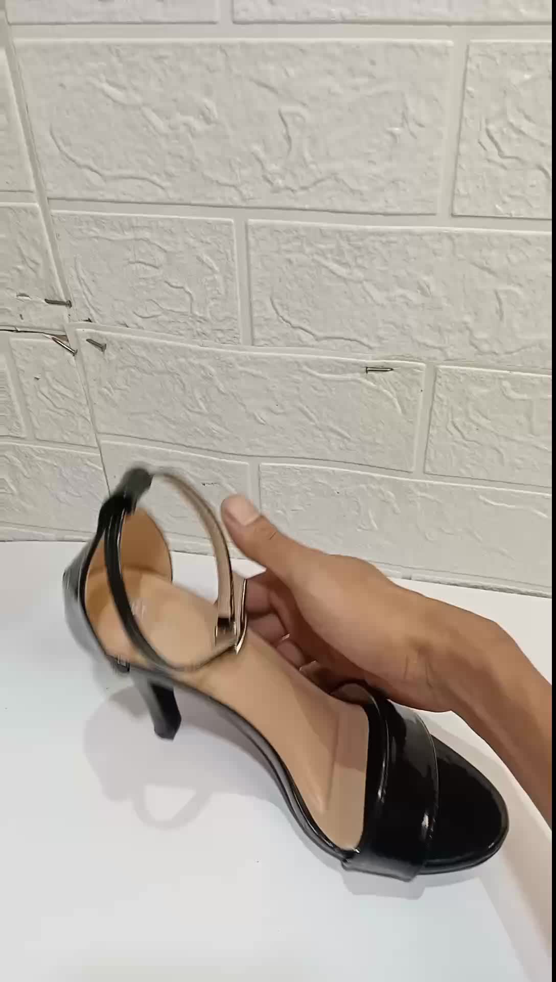 Sendal Sandal Wanita Hak Tinggi 9 Cm Model Kasual Synthetic RAZ Sepasang Collection - Size 36-40 Heels Shoes