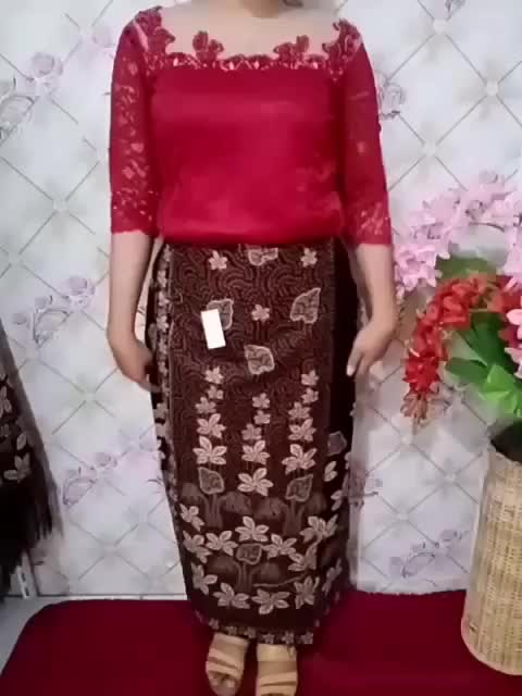 Rok Dan Selendang Motif Batik