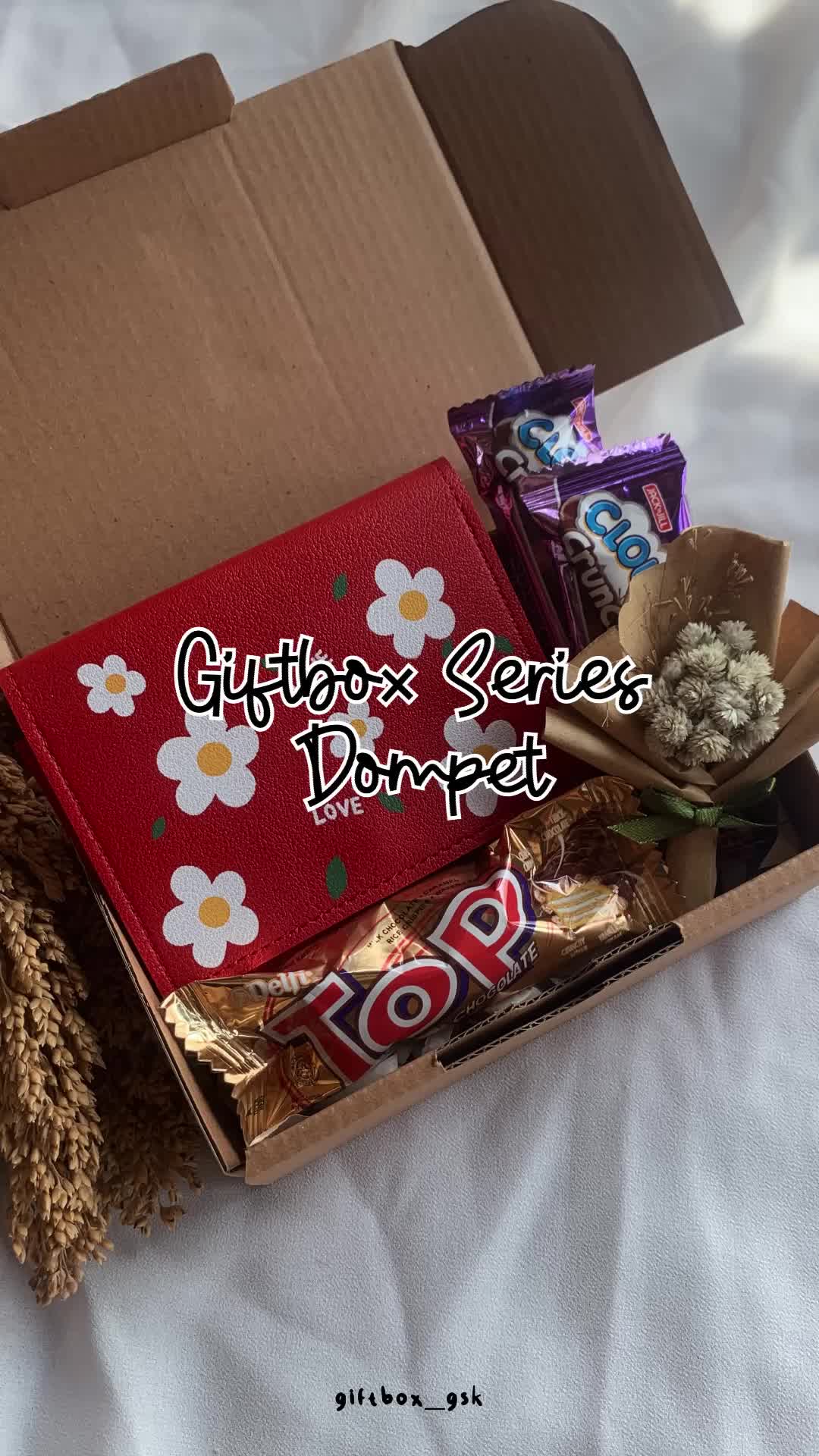 GIFTBOX SERIES DOMPET B | HAMPERS CEWEK ULANG TAHUN WISUDA ANNIVERSARY GRADUATION WEDDING PERNIKAHAN Dompet Lipat Tiga