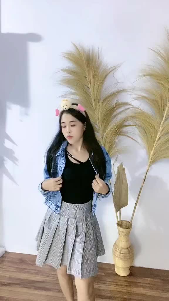 Atasan Wanita (free gift) Jaket Jeans Wanita Lepiss Crop Dewasa  Oversize tidak Rawis  Atasan  pita belakang jumbo wanita kekinian 2025 LD 90-130 Bahan jeanss  denim tebal premium snow biru hitam terbaru cewek kekinian lengan Panjang Outer jake t