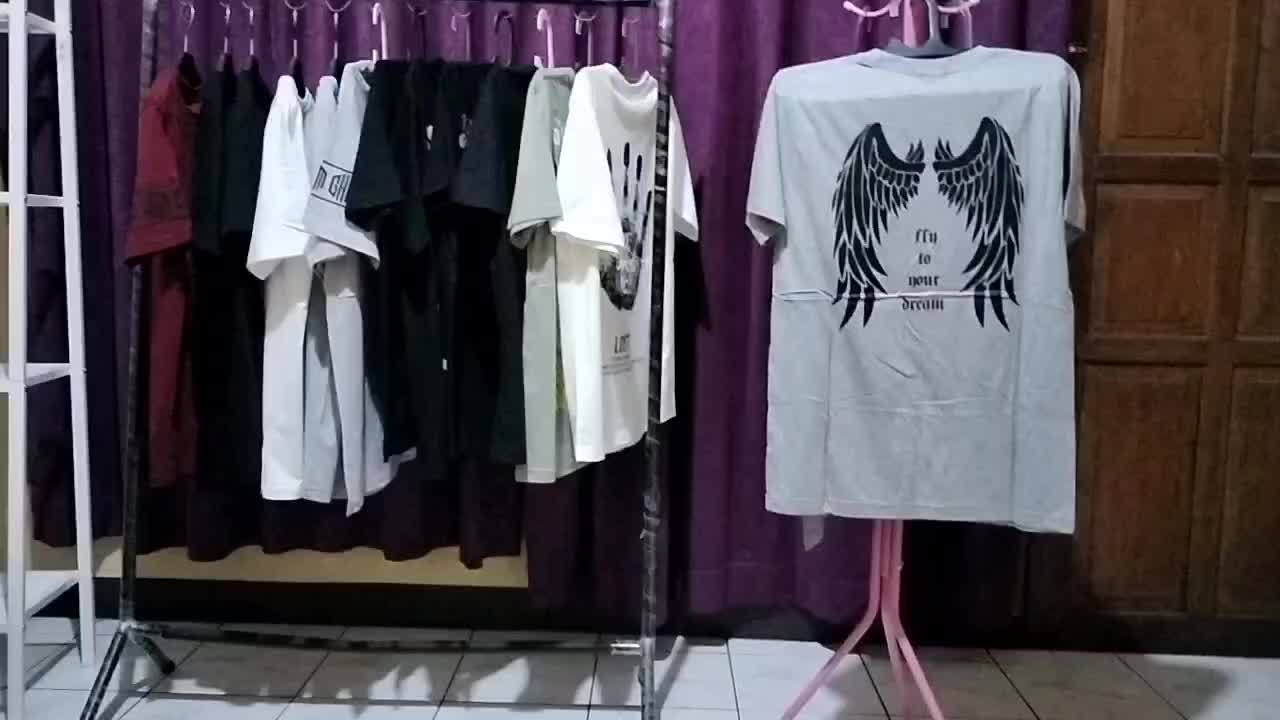 BAJU KAOS DISTRO TULISAN LENGKUNG LEHER / BAJU KAOS DISTRO ORIGINAL GHAMO PRIA-WANITA UNISEX