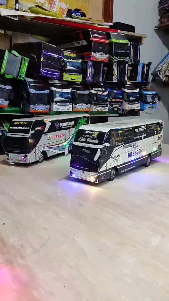 Miniatur Bus SAN Terbaru Remote Control Pengendali Jarak Jauh Set Hadiah