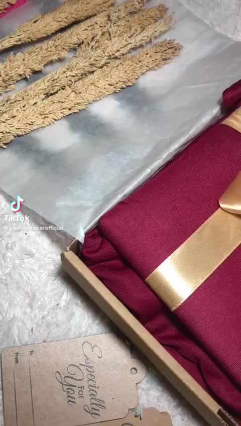 Hampers Mukena Renda Jumbo Dewasa Lengkap / Mukenah Model 2in1 Bahan Katun Micro Adem / Kado Ulang Tahun Wanita / Hampers Pacar Cewek / Kado Pernikahan / Seserahan / Gift Box Lebaran / Kado Wisuda / Anniversary / Santri / Kado Ibu Guru / Murah Berkualitas