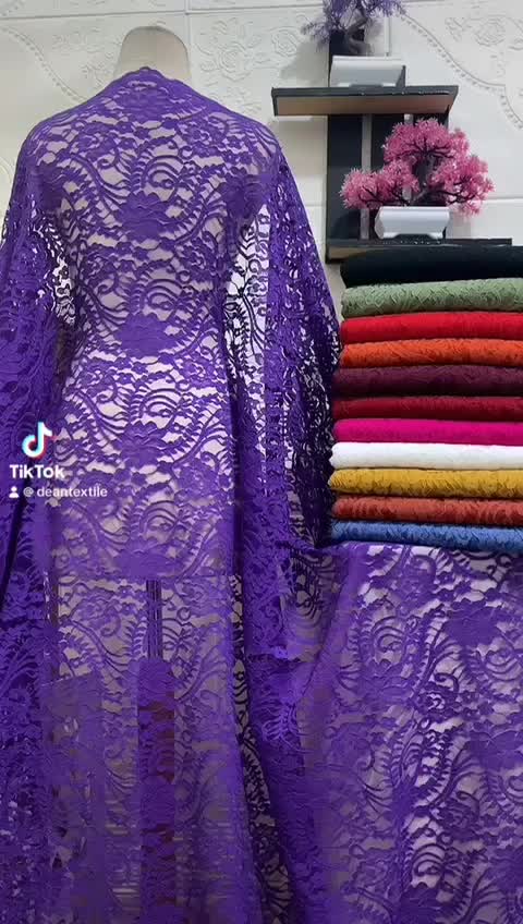kain brukat semi katun / lembut