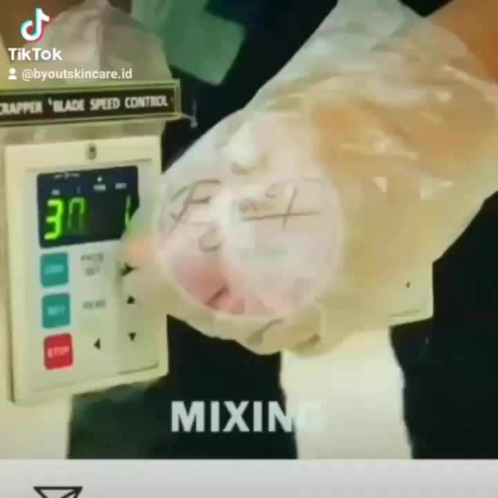 serum Collagen Vitamin C 30% BYOUT BY NISA SKINCARE Kulit wajah kenyal cerah putih ori bpom Hidrasi Kulit Kering Kulit sensitif Pemutihan Semua Jenis Kulit Hitam Kerutan Aging Facial serum eksfoliasi Kusam Kering Mencerahkan precious skin Perawatan