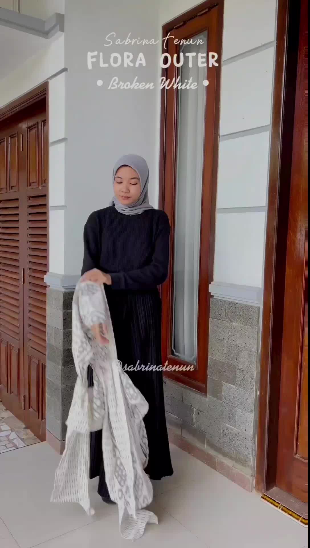 SABRINA TENUN - FLORA OUTER TENUN