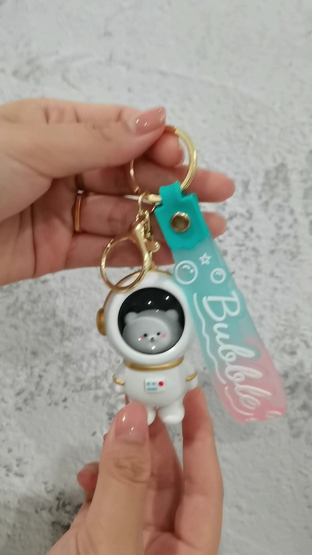 Rokeet Gantungan Kunci Astronot Lucu Keychain With Night Lamp Multifungsi