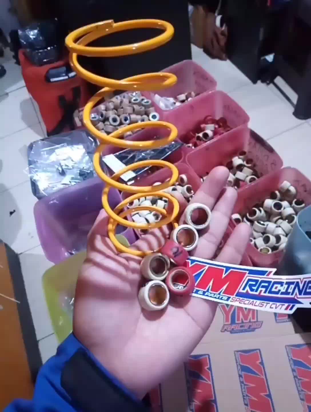 PAKETAN PAKET KIRIAN KIRI CVTAN CVT ORIGINAL YM RACING | Roller dan per bebas pilih RPM dan  ROLLER bisa campur |  HONDA YAMAHA ( Beat Mio Vario Deluxe Pcx Adv Nmax Aerox Scoopy Genio Gear Fazzio Laxy ) Motor Motorcycle speed
