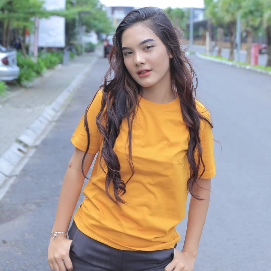 Kaos Polos Wanita Lengan Panjang Bahan Katun Combed 30s Lembut Adem Oranye
