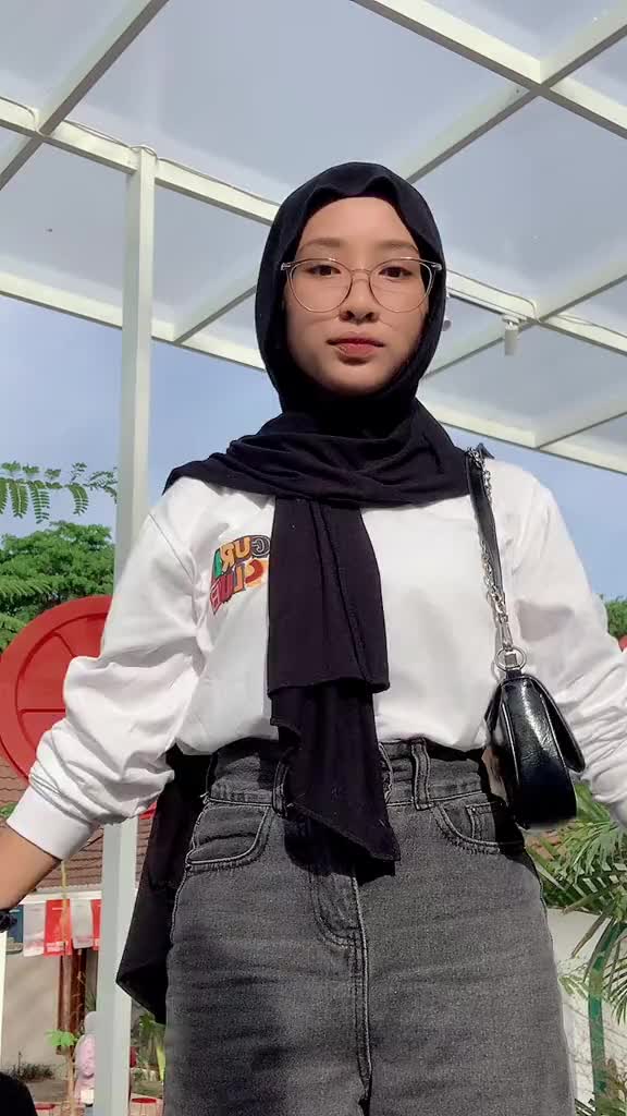 Gurls Club Long Sleeve - Playground | Katun Combed Distro Kaos Nyaman Panjang Putih Sablon Baju Tangan T-Shirt Hitam Pendek Polos Santai Rib