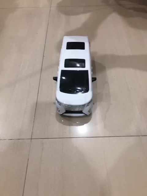 Mainan Mobil Alphard bisa jalan
