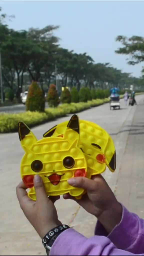OPPOLIA 15 cm Pop it Karakter Pika Mainan Squishy Slime Edukasi Anak Bubble Pikachu Bubble Pikachu