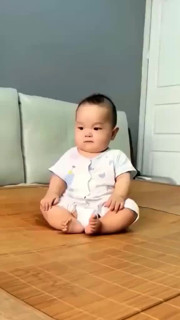 SOFA BAYI ukuran XL BELAJAR DUDUK KARAKTER EMPUK DAN NYAMAN UNTUK SI KECIL (BISA COD)