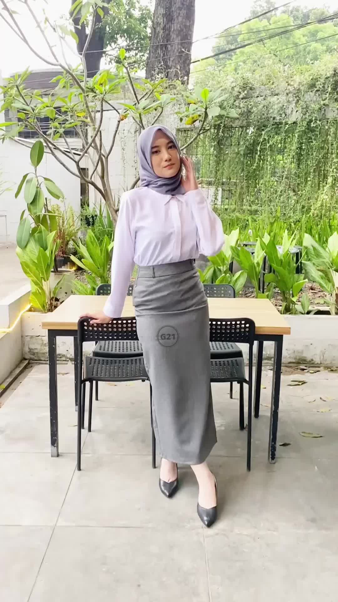 Rok Kerja Kantor Hitam Panjang Span Wanita Bahan Dasar Formal Ukuran Standar dan Jumbo Rok Skirt Hitam Span Panjang Kantor Formal Wanita Model Biron Belah Belakang Tertutup 01