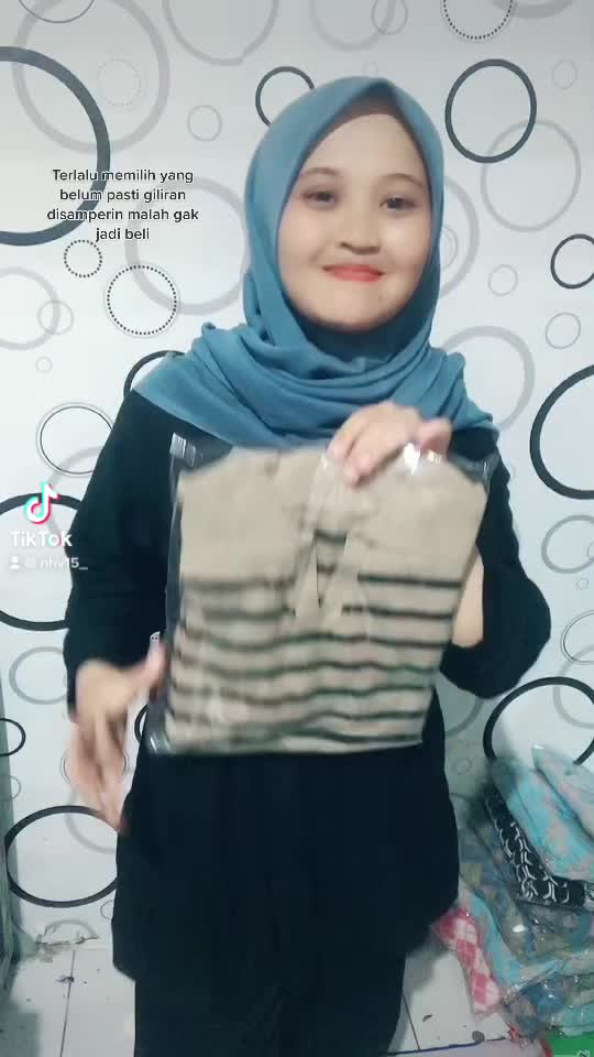 Atasan Wanita import stripe Rajut Premium Kekinia 2023 fit panjang Knitwear Strip Putih Cream
