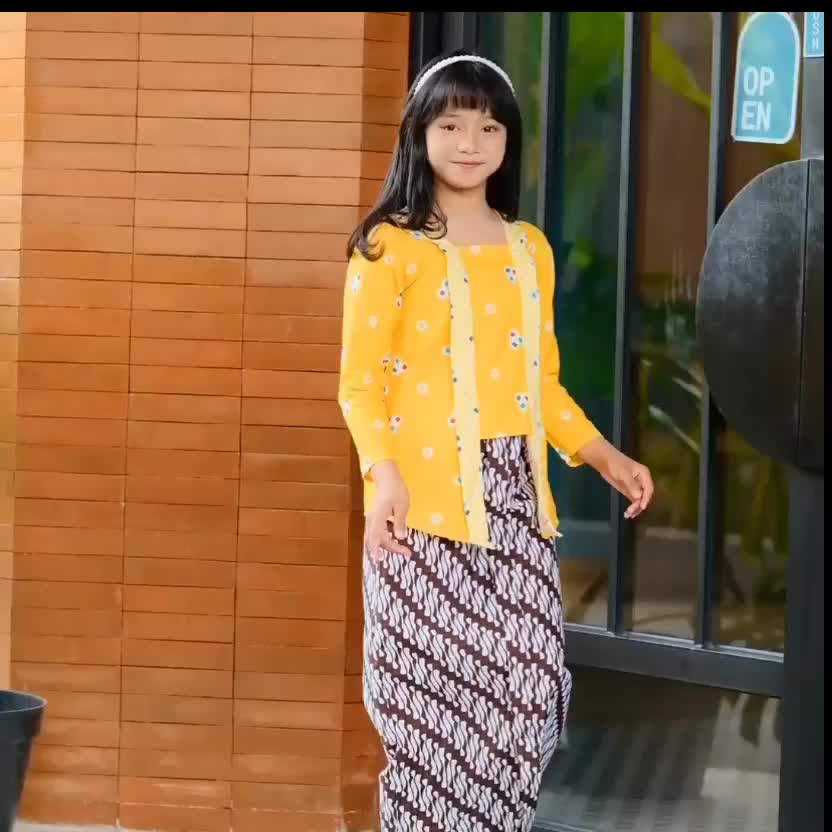 KEBAYA JUMPUTAN ANAK SETELAN ATASAN DAN ROK Baju Motif