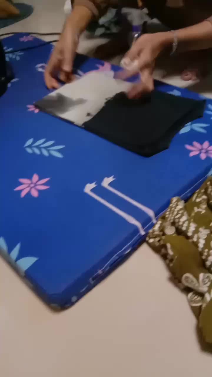 Alas setrika.jumbo panjang 120cm.(BUSA HITAM) Alas setrika busa.Alas gosok. Portabel Rumah Tangga Dapat dilipat Hitam