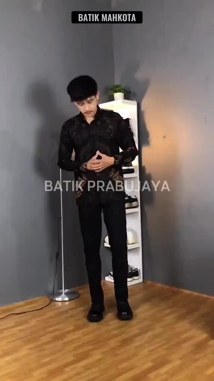 MAHKOTA Baju Kemeja Batik Pria Lengan Panjang Formal Full Furing Katun Halus Lembut Hitam Dewasa Kerja Kantor