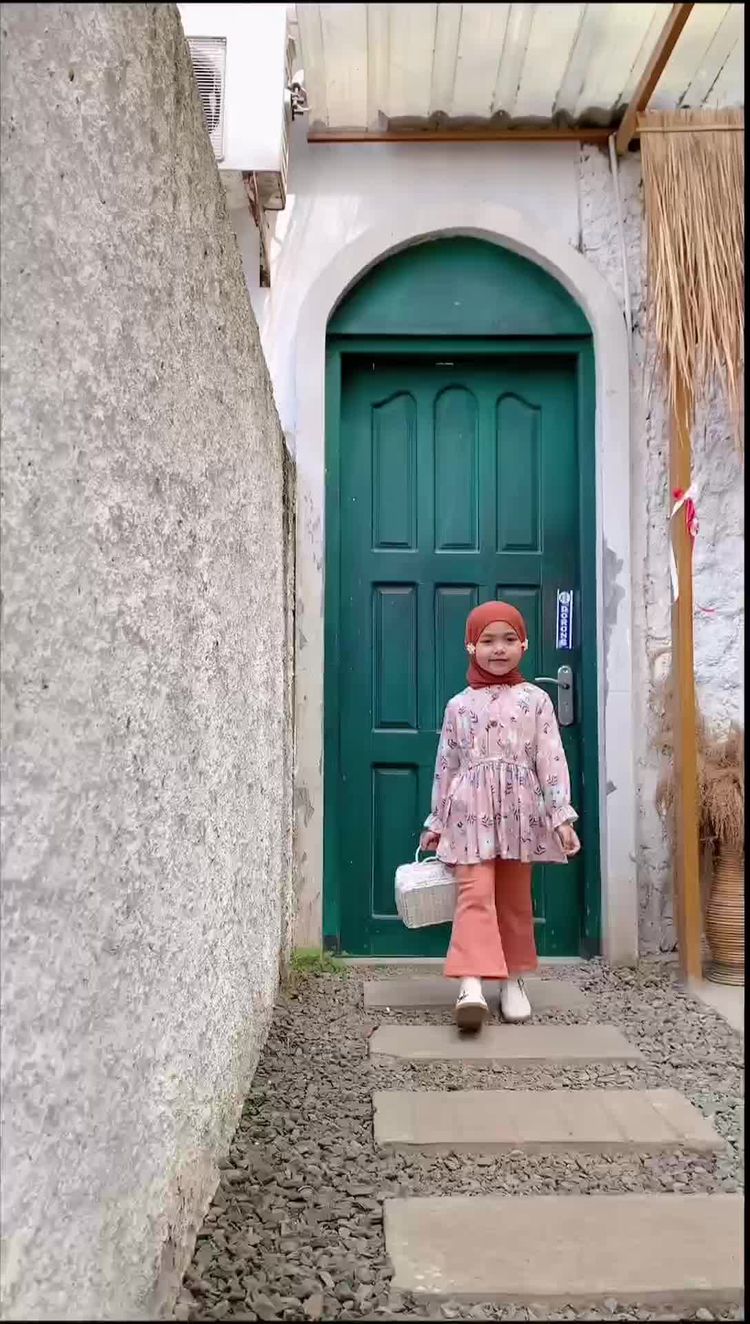 pakaian fashion anak perempuan/setelan stelan anak perempuan/cardigan kardigan anak perempuan/baju import anak perempuan/ set anak perempuan import korea/oneset keiko/keiko oneset/babyara.id/babyaara.id Celana