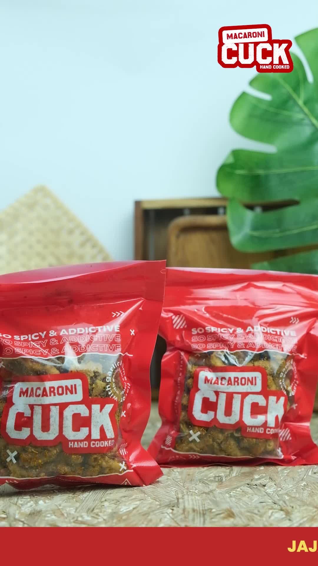 Keripik Usus Pedas Daun Jeruk 80 Gram Kemasan Reguler Snack Cemilan Keripik Makanan Camilan Usus Ayam  Goreng  Kering Crispy Macaroni Cuck Food Camilan Pedas
