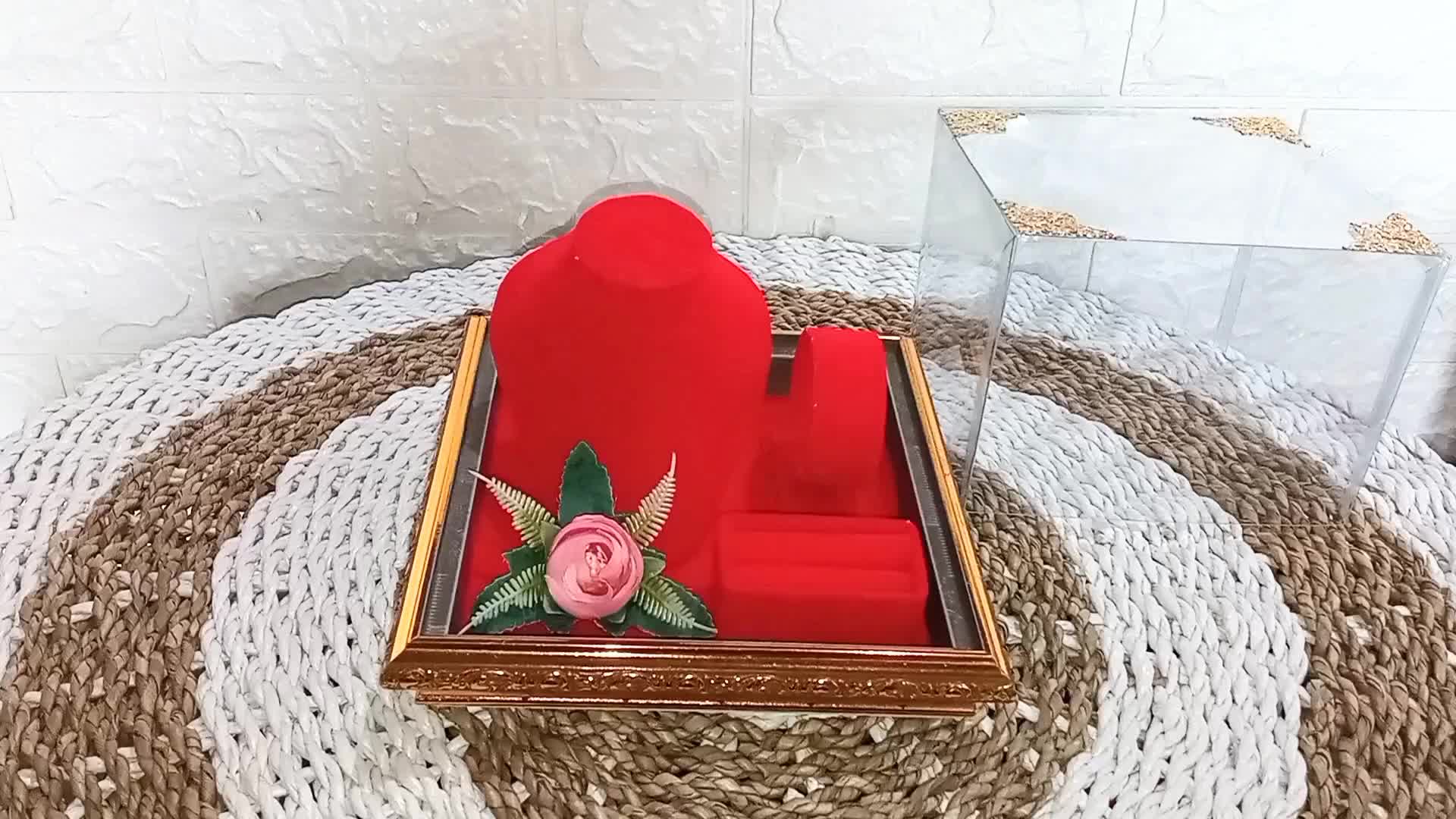Kotak Frame Tempat Perhiasan Cincin, Gelang dan Kalung untuk Mahar Pernikahan dan Seserahan Lamaran dan Tunangan Dengan Tutup Mika dan Aksesoris Bunga  - FCGK2