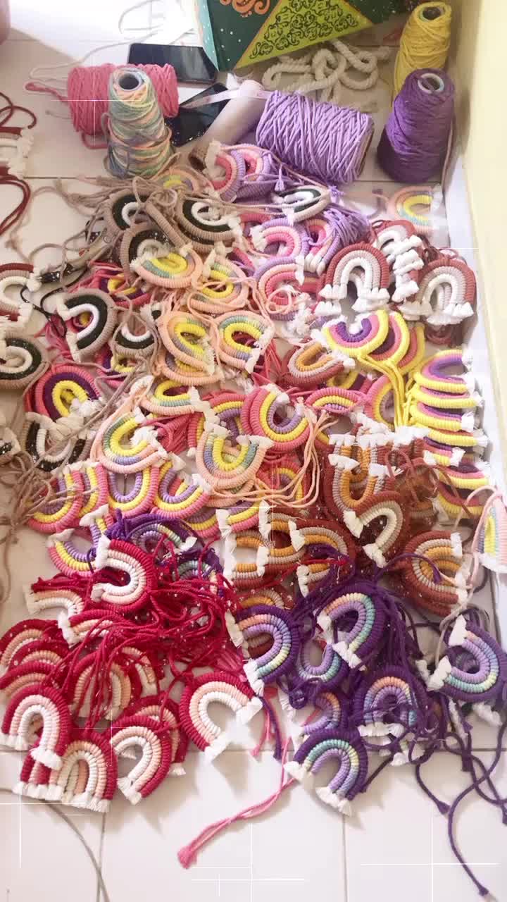 Gantungan kunci / Keychain / Gantungan Tas / Bagcharm / Souvenir / Macrame Rainbow
