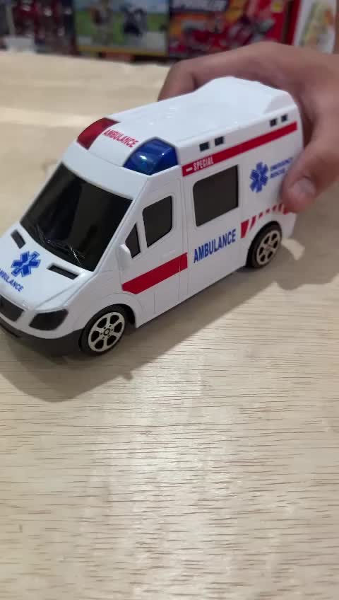 Baru Mainan Mobil Ambulans Bunyi Sirine