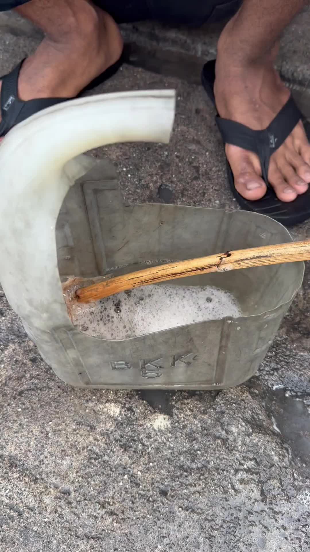 RJ CLEANER STD Pembersih Mesin 1 L untuk Pengiriman Luar dan Dalam Sumatra Car