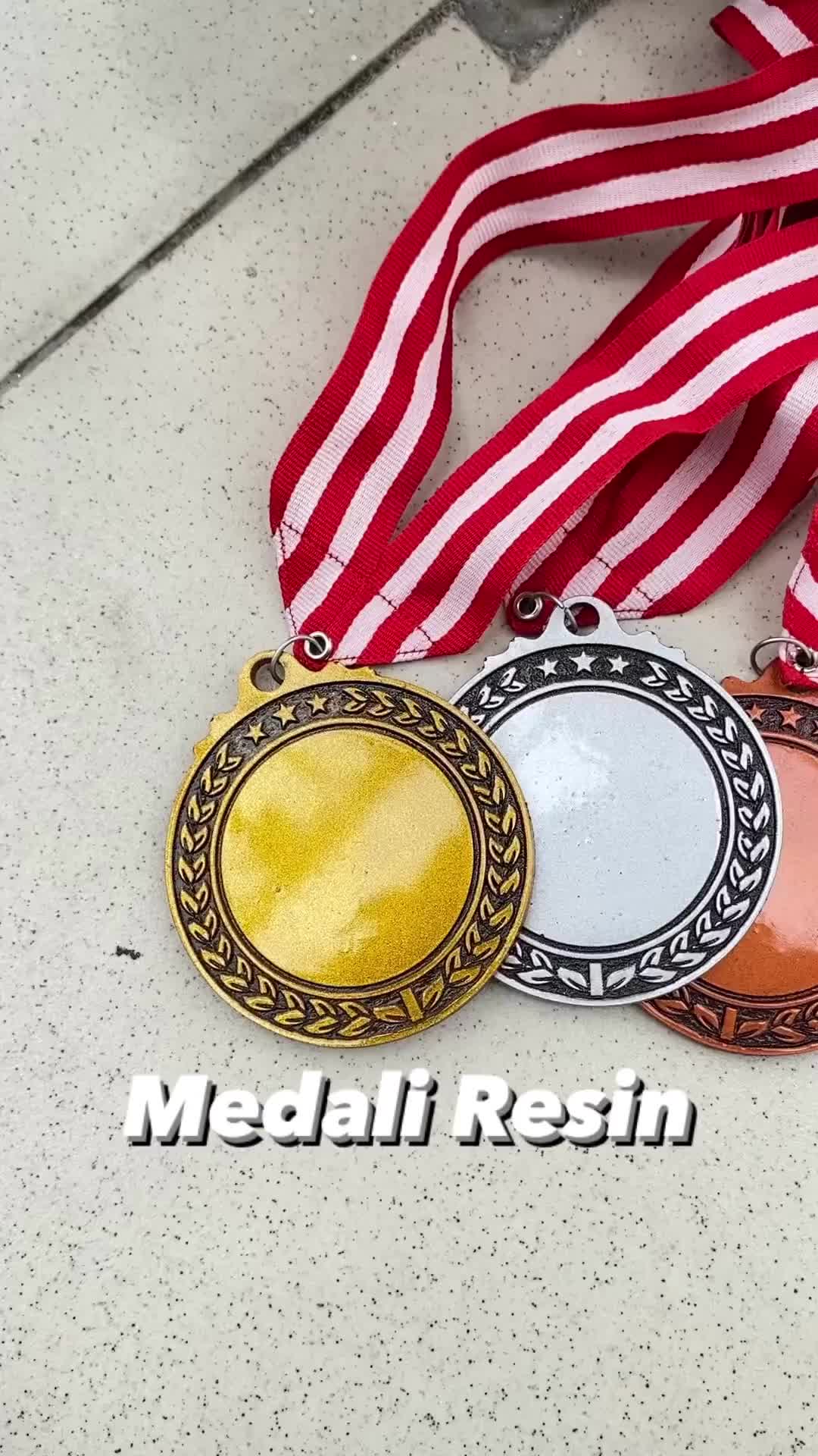 Medali Emas Bahan Resin Plus Tali Medalion Kejuaraan Lomba Olimpiade Trophy Hadiah Penghargaan