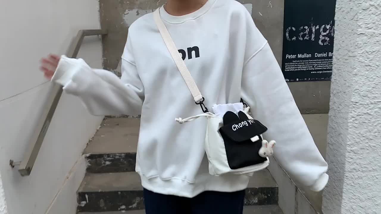 Tas Selempang Model Serut Unik Korea Perempuan Motif Kotak-Kotak IMPORT Tanpa Resleting FREE Pin