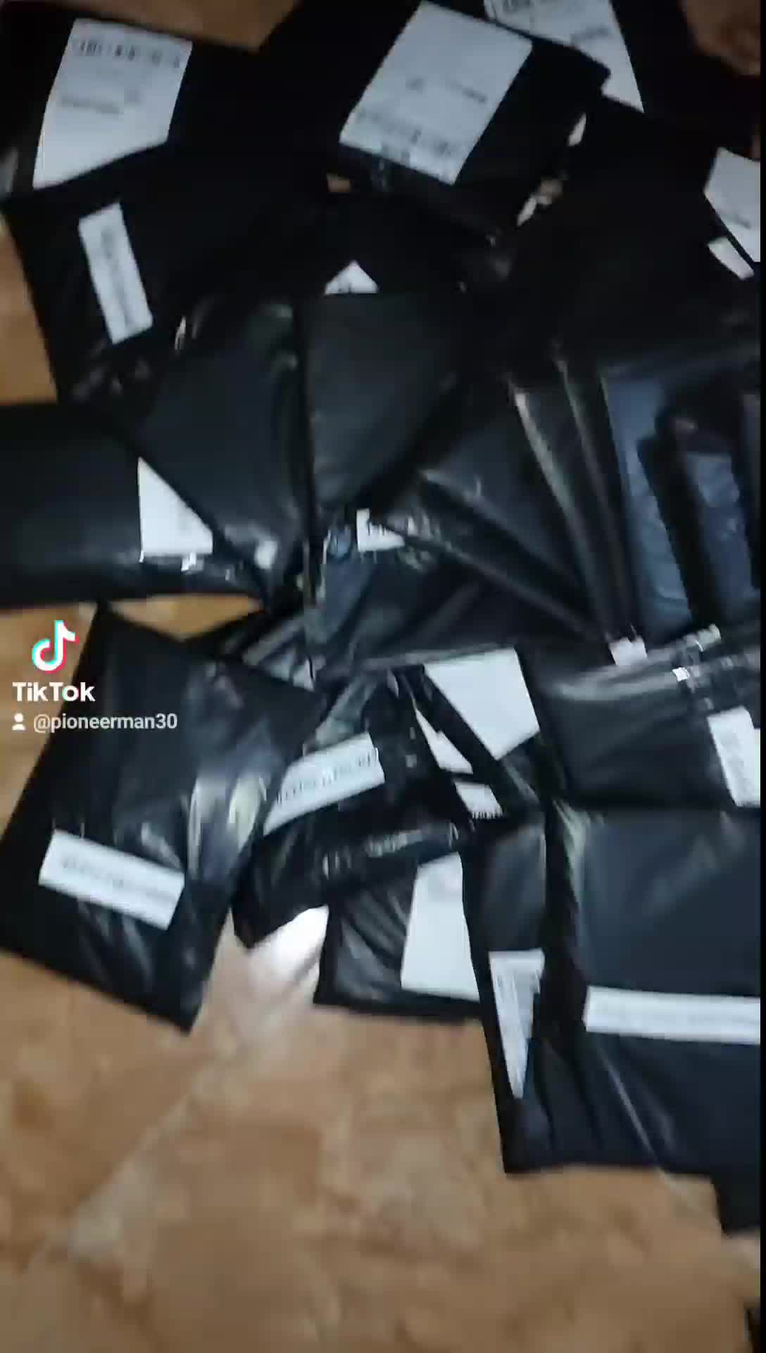 KEMEJA MOTIF PRIA | KEMEJA MOTIF LENGAN PENDEK | KEMEJA MOTIF DISTRO | KEMEJA MOTIF TERBARU