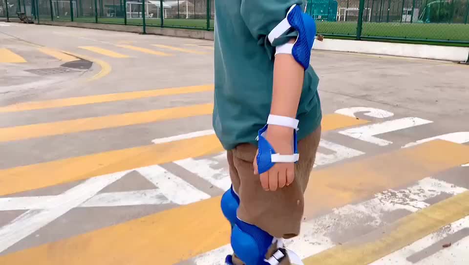 sepatu roda  | sepatu roda anak roda 4  | sepatu roda anak cewek Cowok Cewek Nyaman Lembut Alat Olahraga