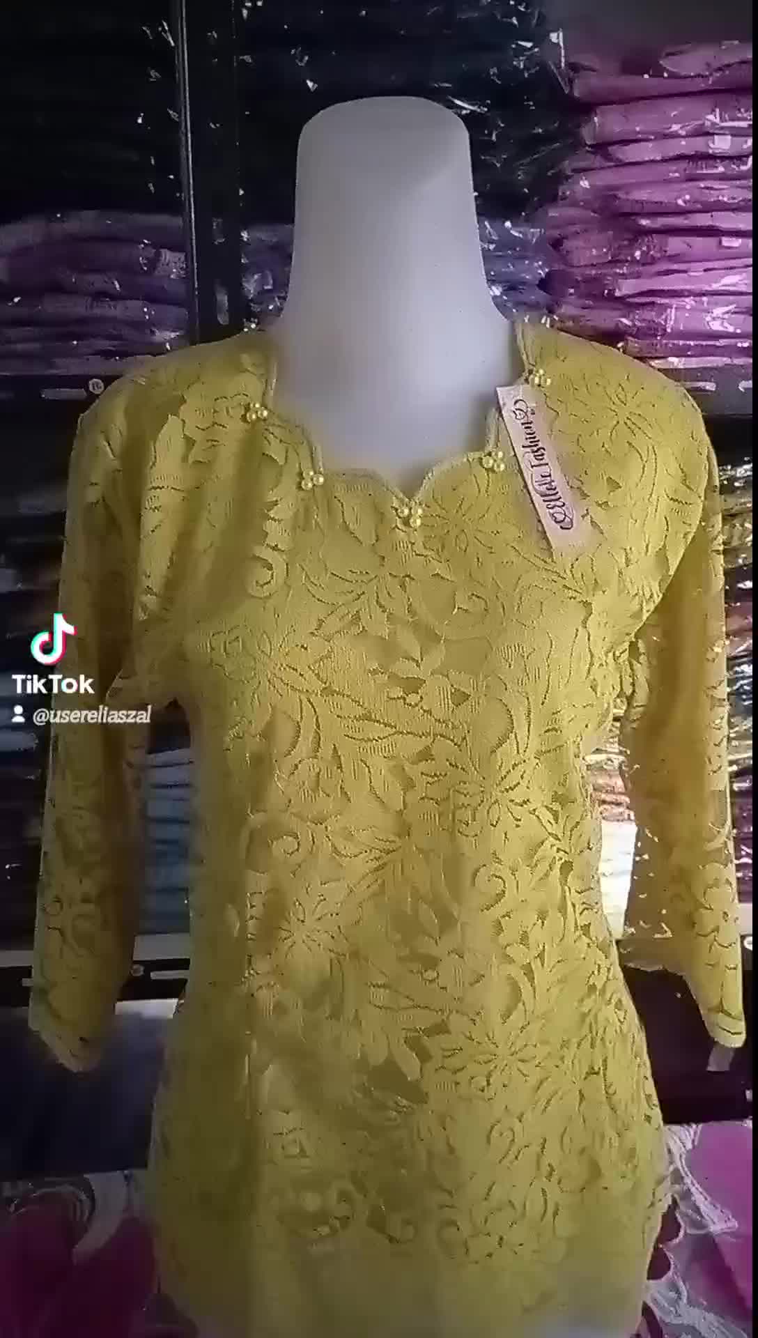 Ellove. Atasan Wanita Semi Brokat. Sesuai Gambar. Bunga Lembut