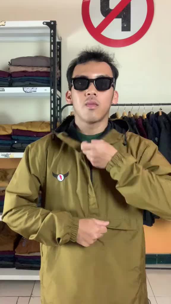 Jaket Cagoule Simple Unisex Waterproof Size M L XL XXL 3XL Original GHUBITCH / Jaket Gunung Keren Bandung