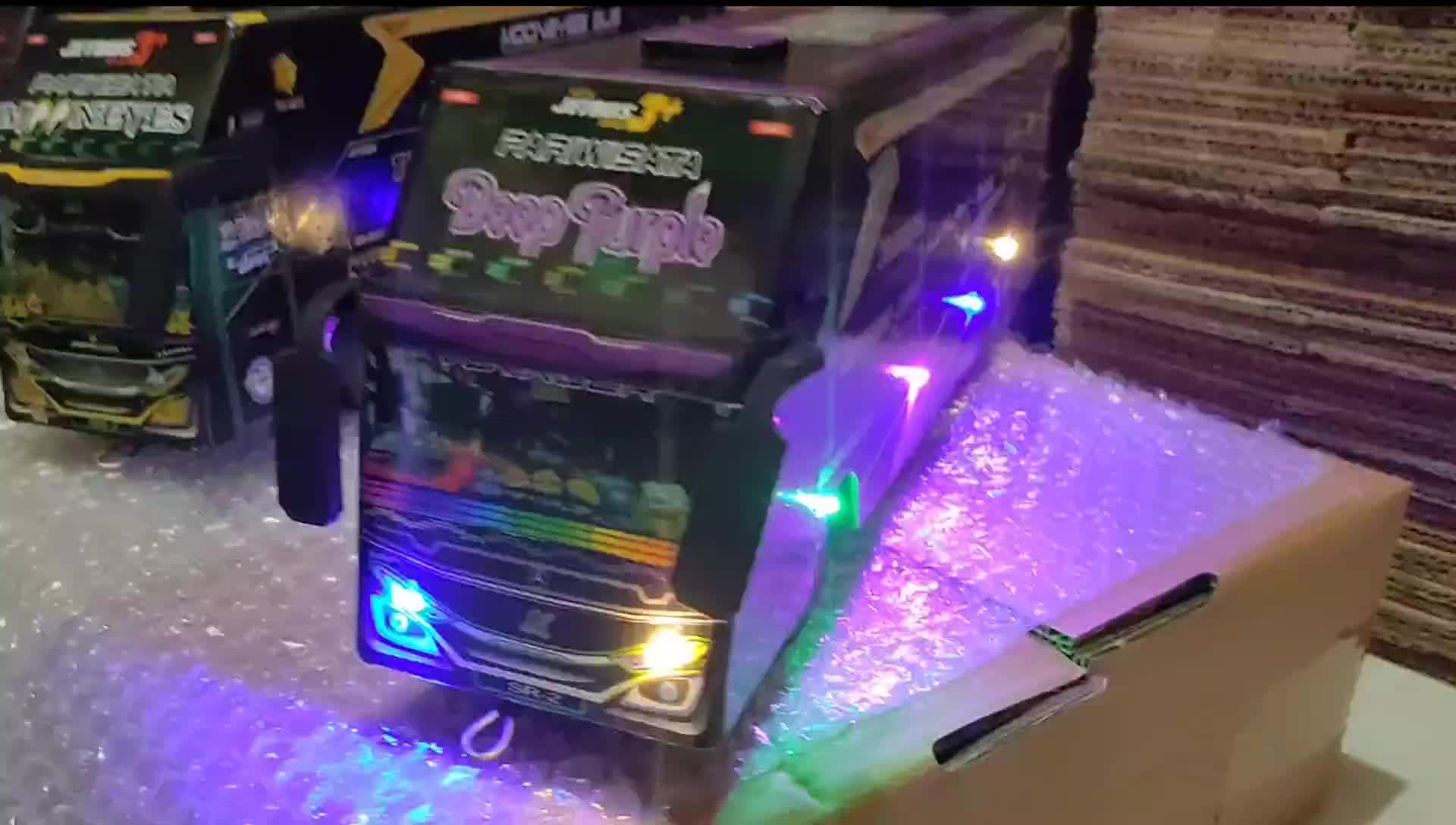 Miniatur Bus Telolet Basuri lampu LED mainan Anak