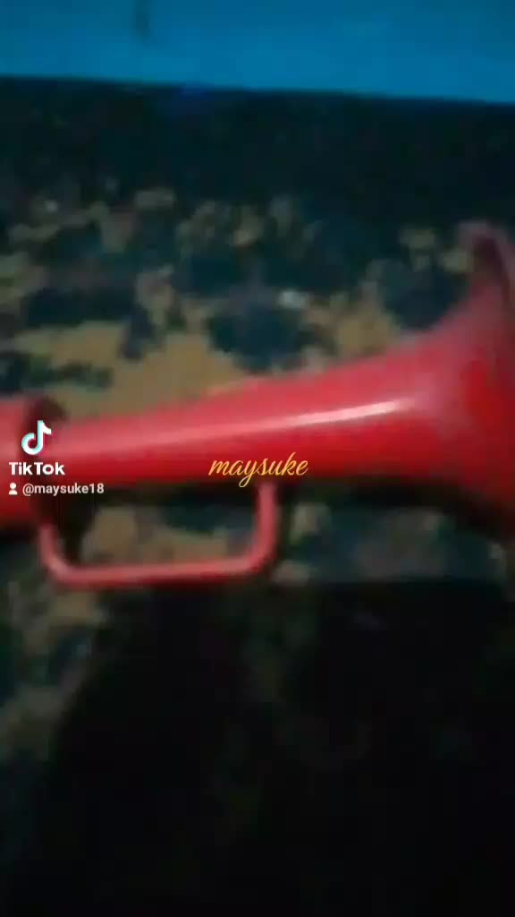 Terompet Naga/ Naga Plastik/Terompet tahun baru
