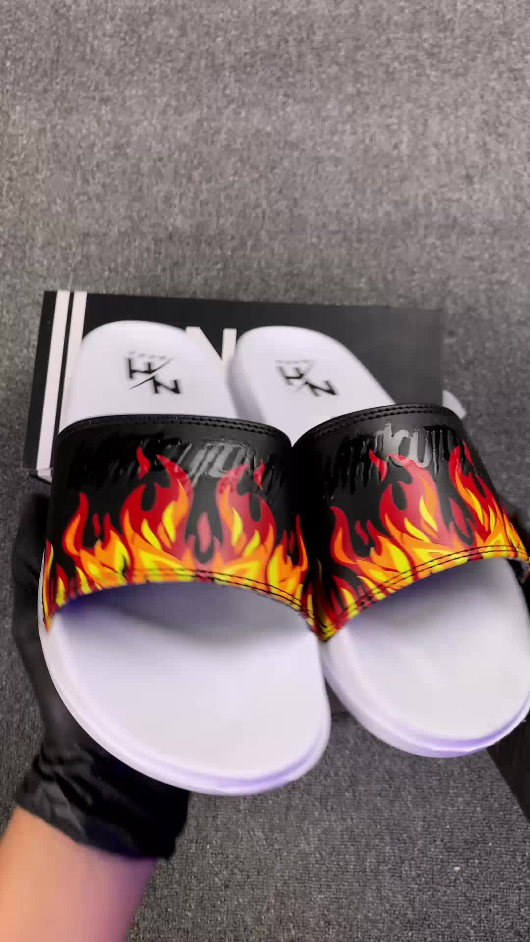 Naha Sandal Selop Slip On Pria Wanita Dewasa Junior Anak Slipper Api Putih Aesthetic Sendal Karet Slop Cowok Cewek Empuk Murah Cod Dalam Ruangan Luar Ruang Anti Licin Ringan Keren Shoes 31-43