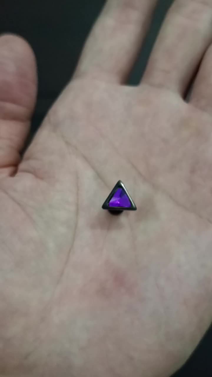 Anting Tindik Cowok Pria - Triangle Weave Crystal Purple